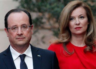 President Francois Hollande has visited First Lady Valerie Trierweiler in hospital for the first time since reports of his alleged affair