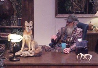 Si Robertson can talk to a fox in new Clayton Homes commercial