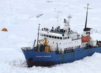The Akademik Shokalskiy got stuck in the Antarctic on December 25