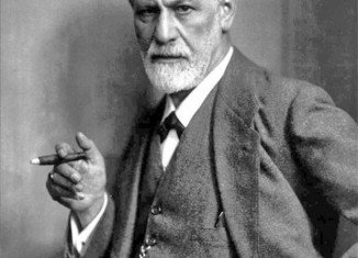 Thieves have tried to steal an urn containing Sigmund Freud's ashes in a raid on a north London crematorium