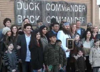 Duck Dynasty family received a new business award from Louisiana Governor Bobby Jindal