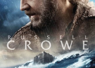 Russell Crowe has launched a campaign to have his new Biblical epic Noah screened for Pope Francis