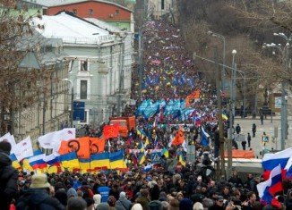 Huge rally is being held in Moscow to oppose Russia's intervention in Ukraine
