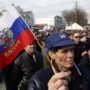 Ukraine: Tens of thousands of people hold rival pro-unity and pro-Russian rallies