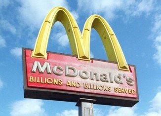McDonald's has reported a fall in profits for 2014 Q1 after sales in its US restaurants fell by more than expected