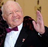 Mickey Rooney will be buried at Hollywood Forever Cemetery alongside other screen legends