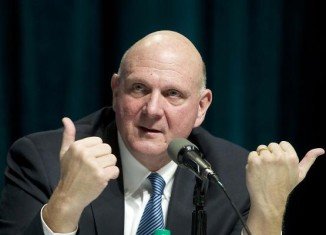 Microsoft ex-CEO Steve Ballmer has reached a deal to buy the Los Angeles Clippers basketball team for $2 billion