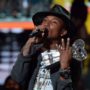 iHeartRadio Music Awards 2014: Pharrell Williams in tears as he accepts Innovator award