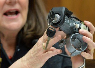 The US government has fined GM $35 million for delays in recalling small cars with faulty ignition switches