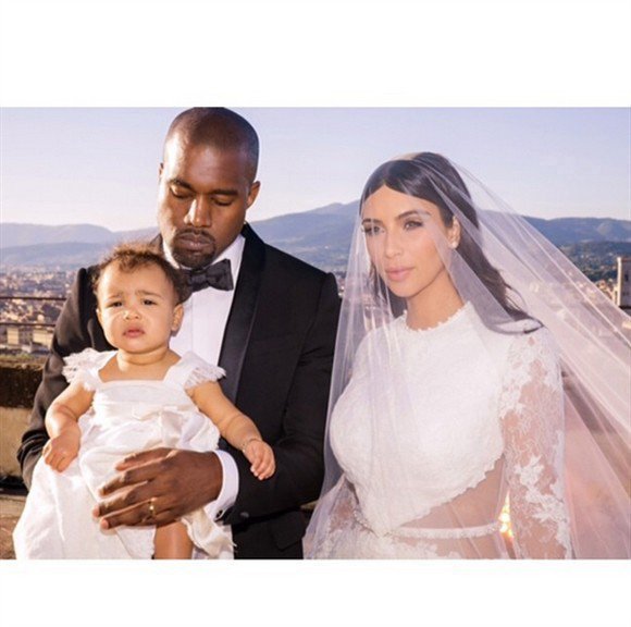 Kim Kardashian and Kanye West decided to release their wedding photos on social media a la Beyonce and Jay Z