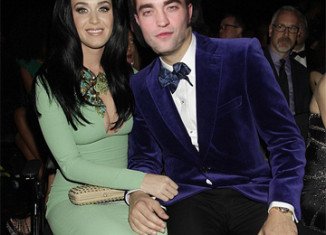Robert Pattinson and Katy Perry were looking cozy during a post-premiere party in Los Angeles