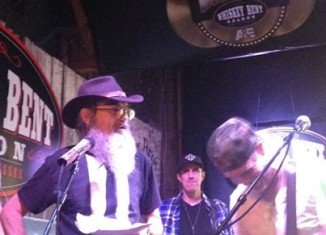 Si Robertson stopped by Big Smo on A&E's Whiskey Bent Saloon at CMA Country Music Association's CMA Festival in Nashville