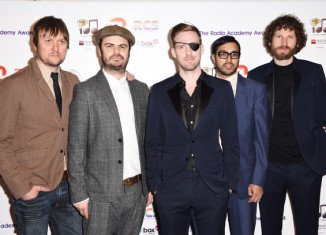 This year’s Glastonbury festival is kicked off by Kaiser Chiefs