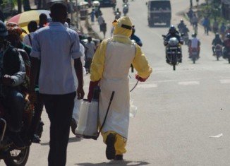 A three-day lockdown has come into effect in Sierra Leone in a bid to stop the spread of the Ebola virus