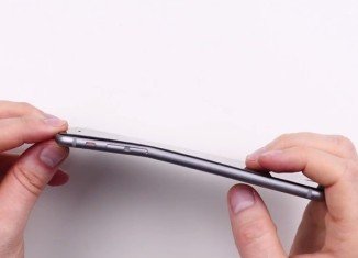 Apple’s new iPhone 6 handsets are prone to bend when carried in trouser pockets