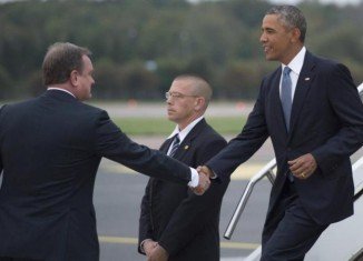 Barack Obama has arrived in Estonia for talks on the Ukraine crisis with Baltic leaders