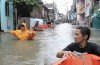 Some 200,000 people have been forced to leave their homes in the Philippines after tropical storm Fung-Wong has brought flooding, heavy rains and high winds