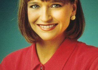 Jan Hooks was born and grew up in Georgia and began her comedy career in the Los Angeles-based troupe The Groundlings
