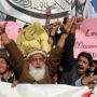 Pakistan: Charlie Hebdo protesters clash with police near French consulate