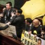Hong Kong: Scuffles at CY Leung’s first annual policy address