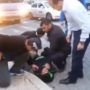 Jerusalem Mayor Nir Barkat wrestles to ground Palestinian suspected of stabbing Jewish man