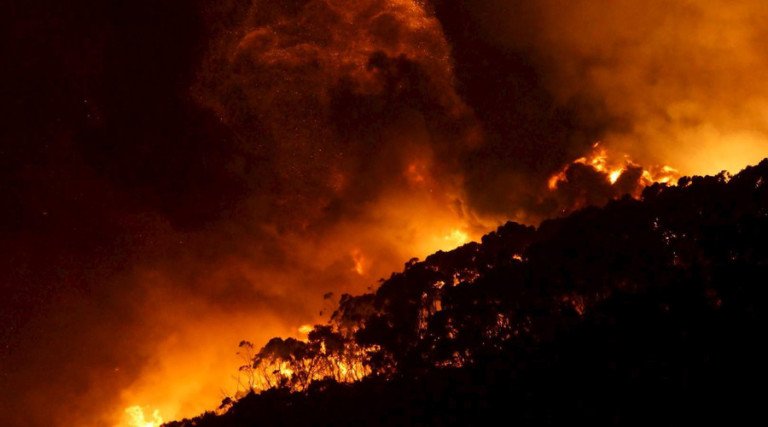 Australia Bushfire Destroys More than 100 Homes on Christmas Day