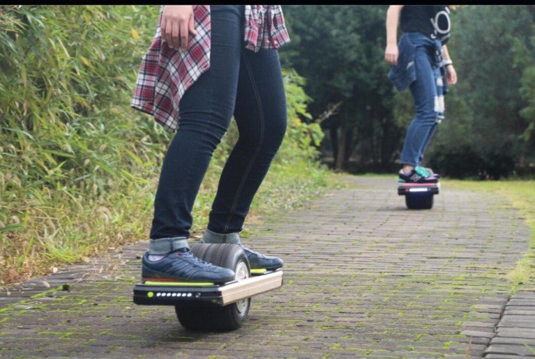 CES 2016: Chinese Hoverboard Booth Raided by US Marshals