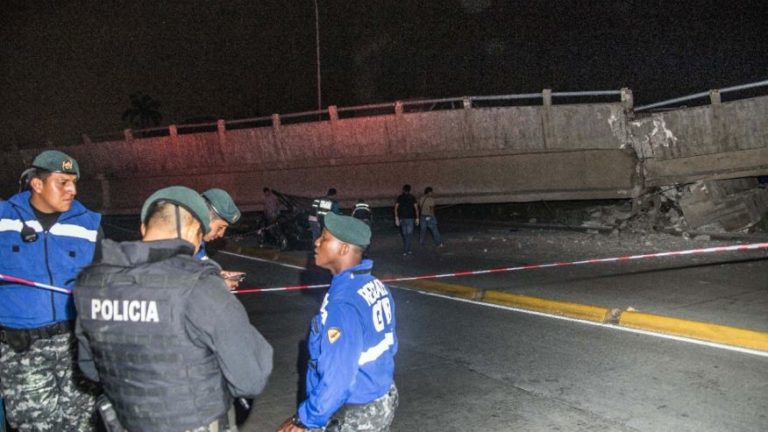 Ecuador Earthquake Kills at Least 77