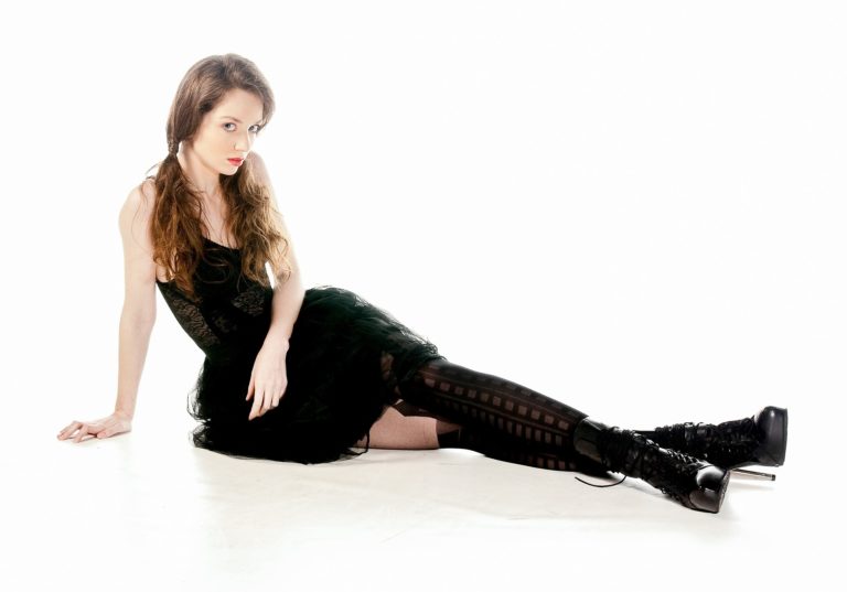 What To Think About When Buying Wholesale Shoes For Women