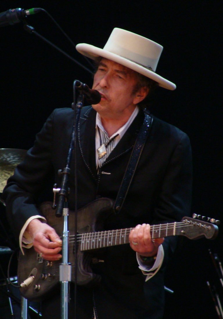 Bob Dylan Delivers Nobel Lecture in Literature