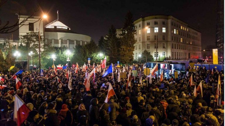 Poland Parliament Blocked by Protesters over Press Freedom Restrictions