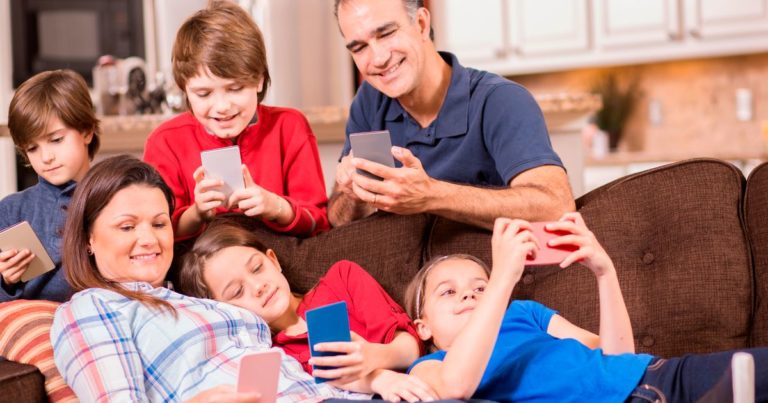 Parental Control App And The First Mobile Of Children!