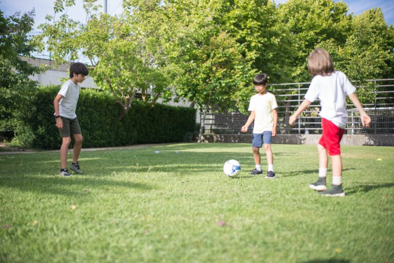 <strong>3 Reasons Your Child Should Play Sports</strong>