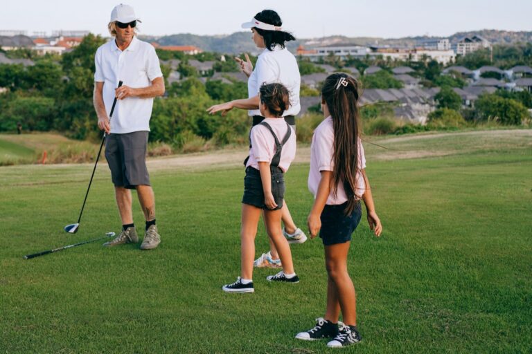 How to Organize an Outdoor Golf Camp for Kids