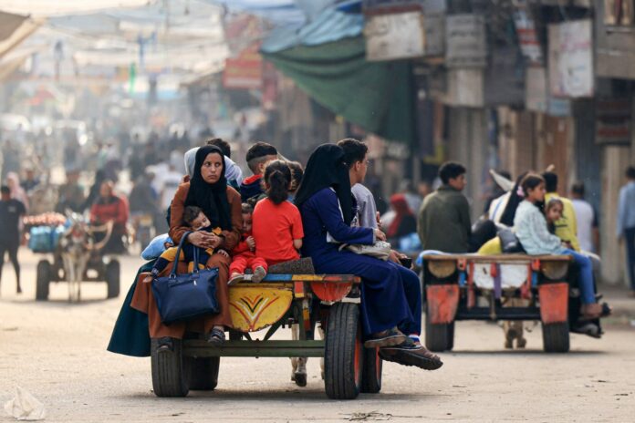 231102-gaza-carts-mb-1157-8234c0 Gaza exodus