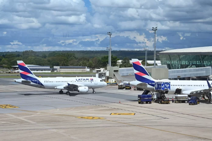 Venezuela bans carriers