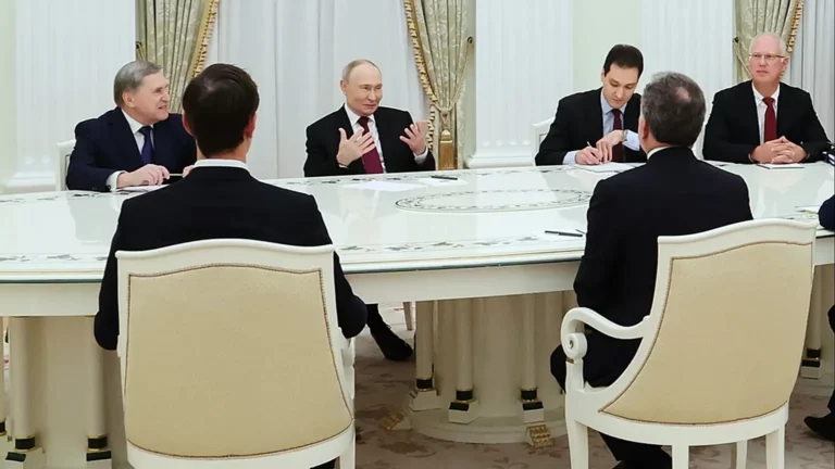 Putin Vows to Seize Donbas by ‘Force of Arms’ Unless Ukraine Unconditionally Withdraws