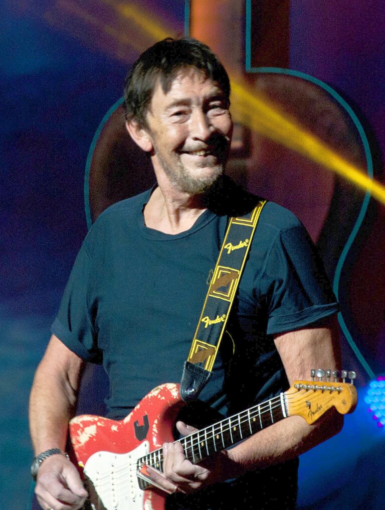 Blues Legend Chris Rea Dies at 74 as ‘King of Industry’ Tributes Pour In