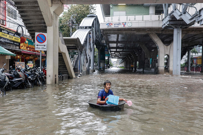 Thailand: All 50 Districts Plunged into Crisis as Bangkok Declares Total Flood Disaster